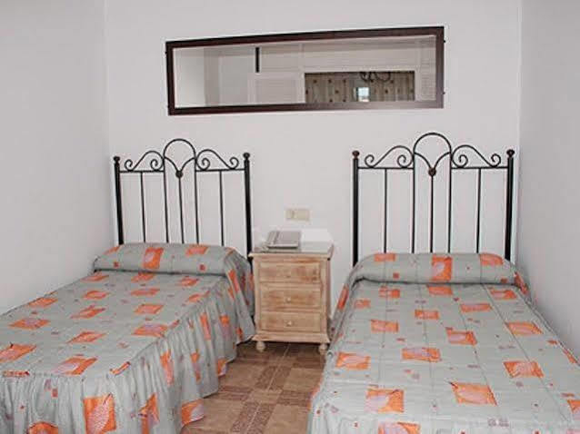 Apartamentos Mediterraneo Nerja Esterno foto