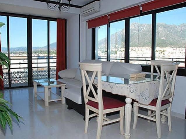 Apartamentos Mediterraneo Nerja Esterno foto