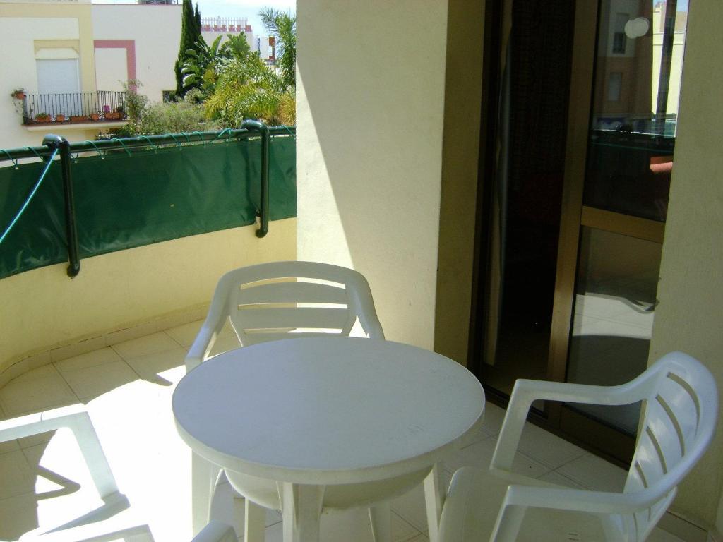 Apartamentos Mediterraneo Nerja Esterno foto